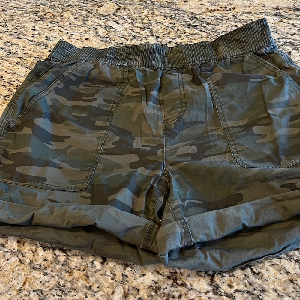 Sanctuary camouflage shorts